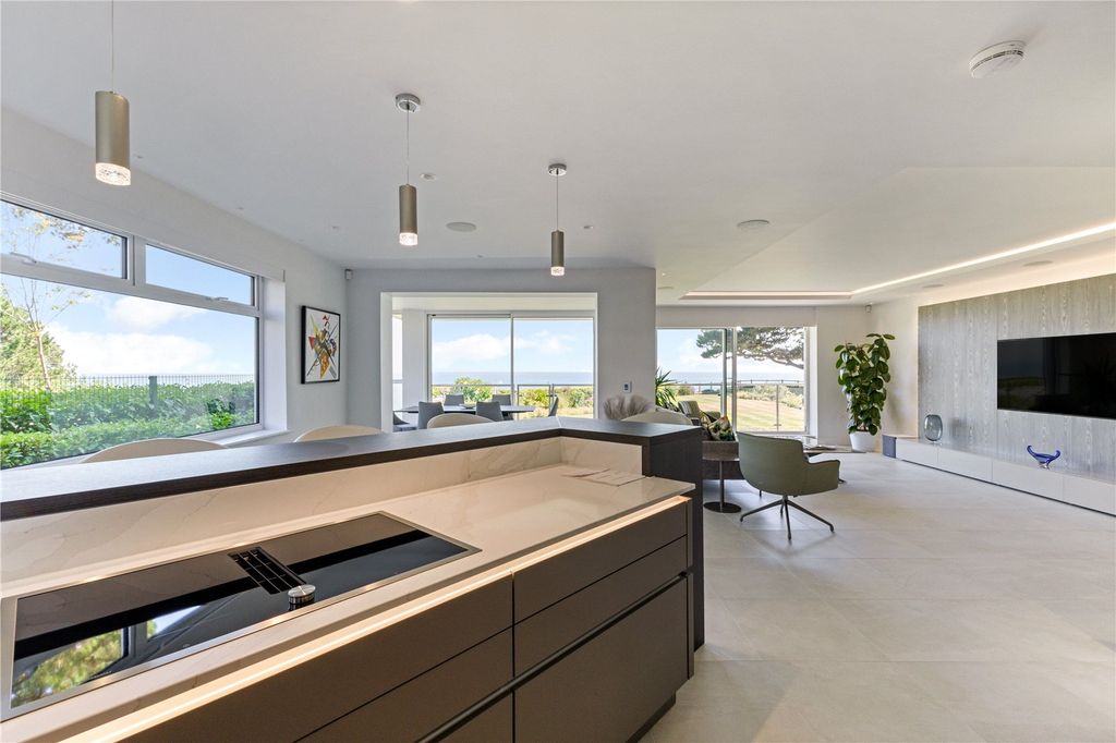 Property photo 2 of 29 Open Plan Living