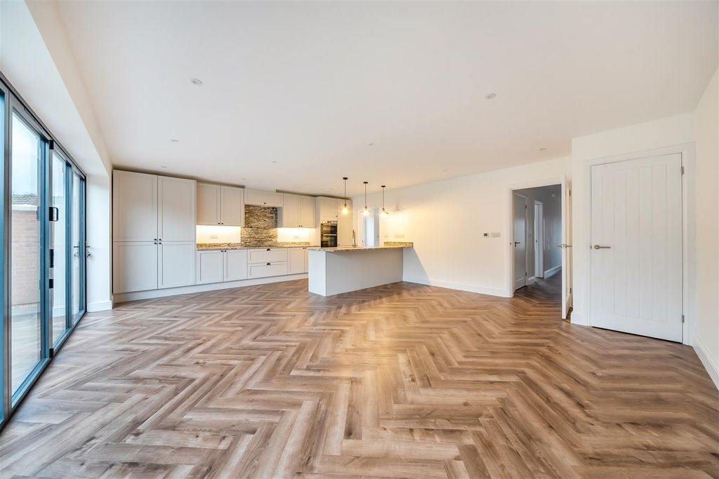Property photo 3 of 19 1387394-9-696E3F1c79Fac.Jpg