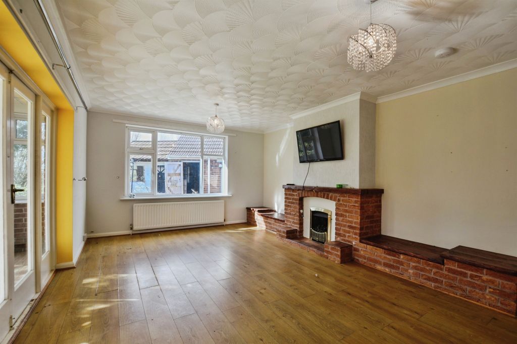 Property photo 2 of 21