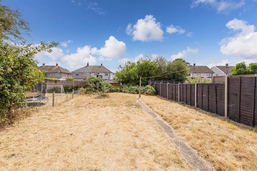Property photo 2 of 13 21 Barnfield-4.Jpg