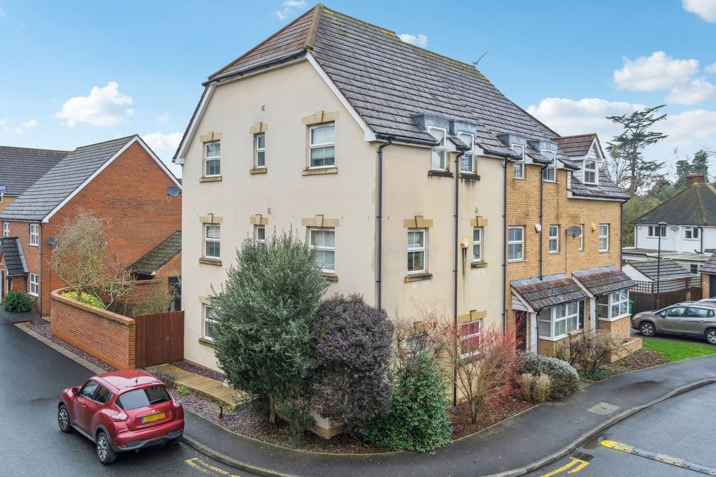 Property photo 2 of 25