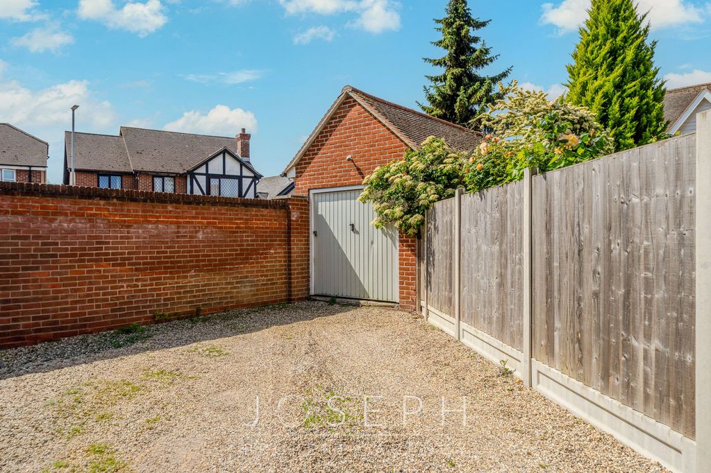 Property photo 2 of 22