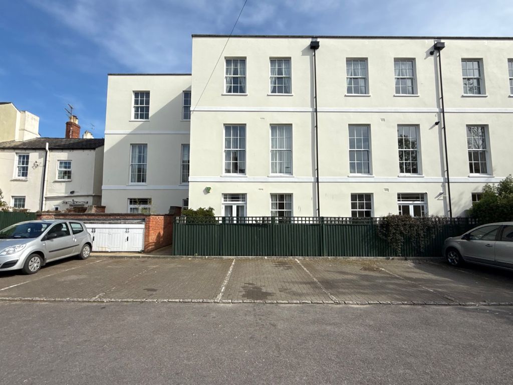 Property photo 1 of 10 External