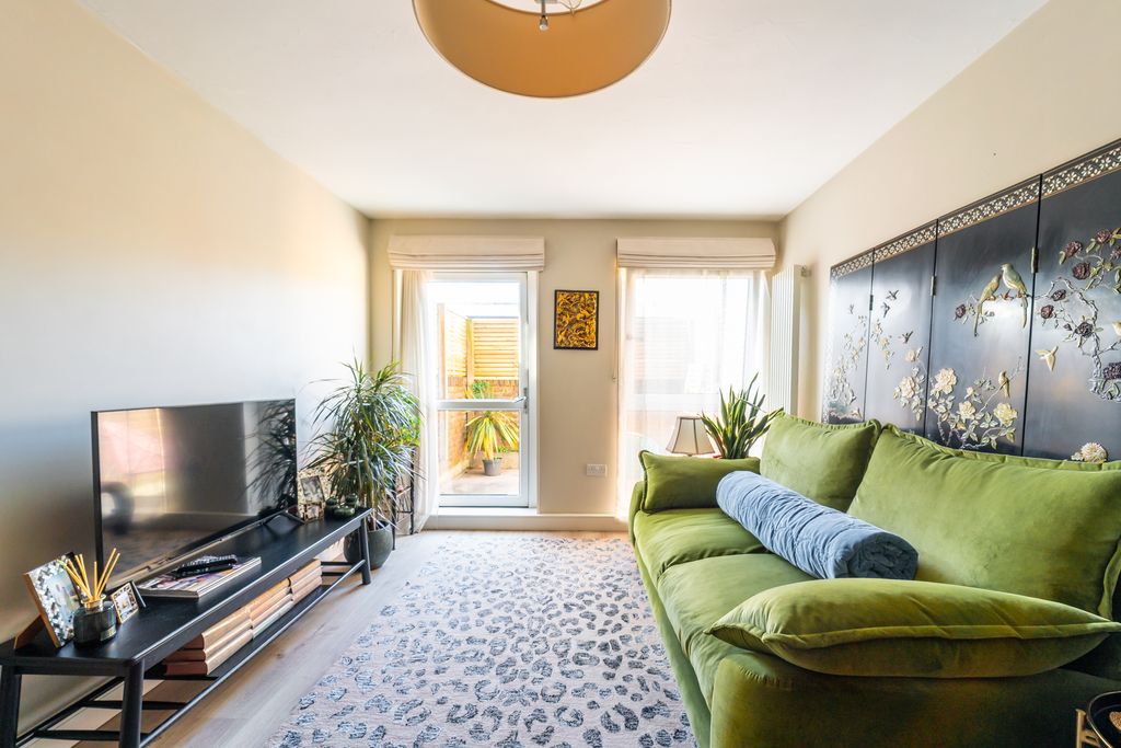 Property photo 2 of 11