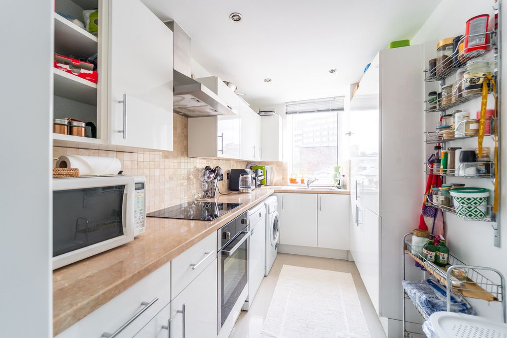 Property photo 3 of 9 Mba07427