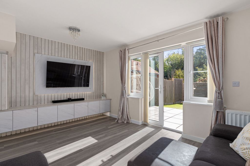 Property photo 3 of 23