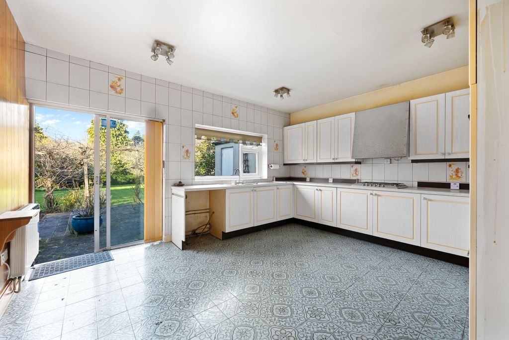 Property photo 3 of 33