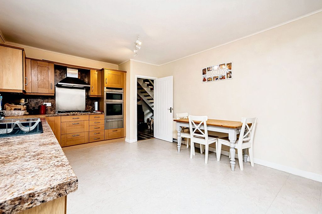 Property photo 3 of 39 Kitchen