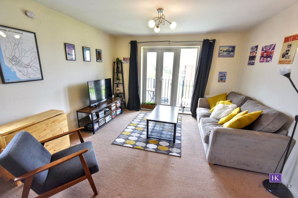 Property photo 3 of 14