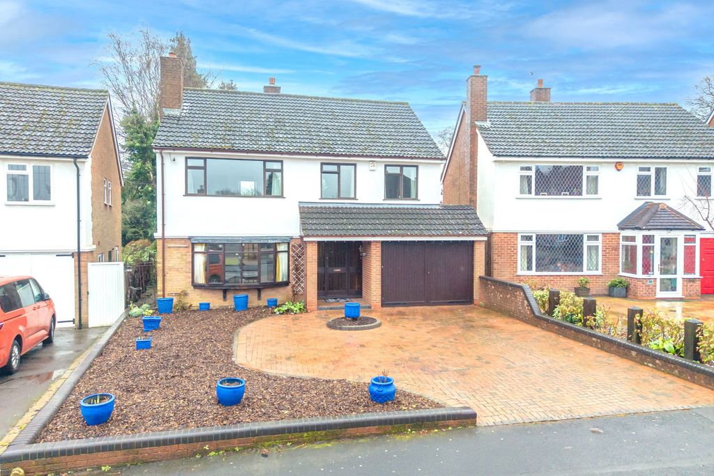 Property photo 1 of 32