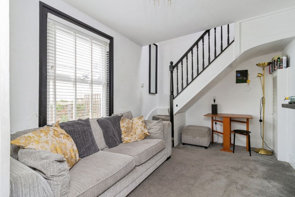 Property photo 1 of 11 Pbox-Img.Jpg