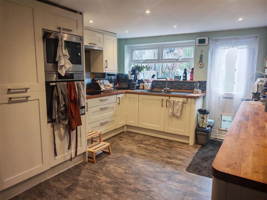Property photo 3 of 3 Kitchen