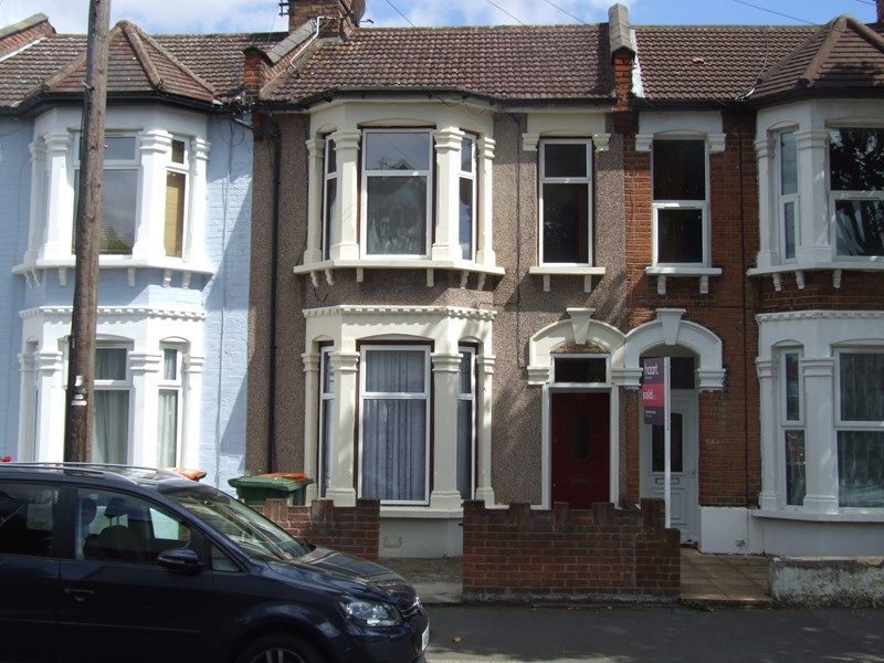 Property photo 1 of 12 Spacious 4 Bedroom Terraced House In Dersingham