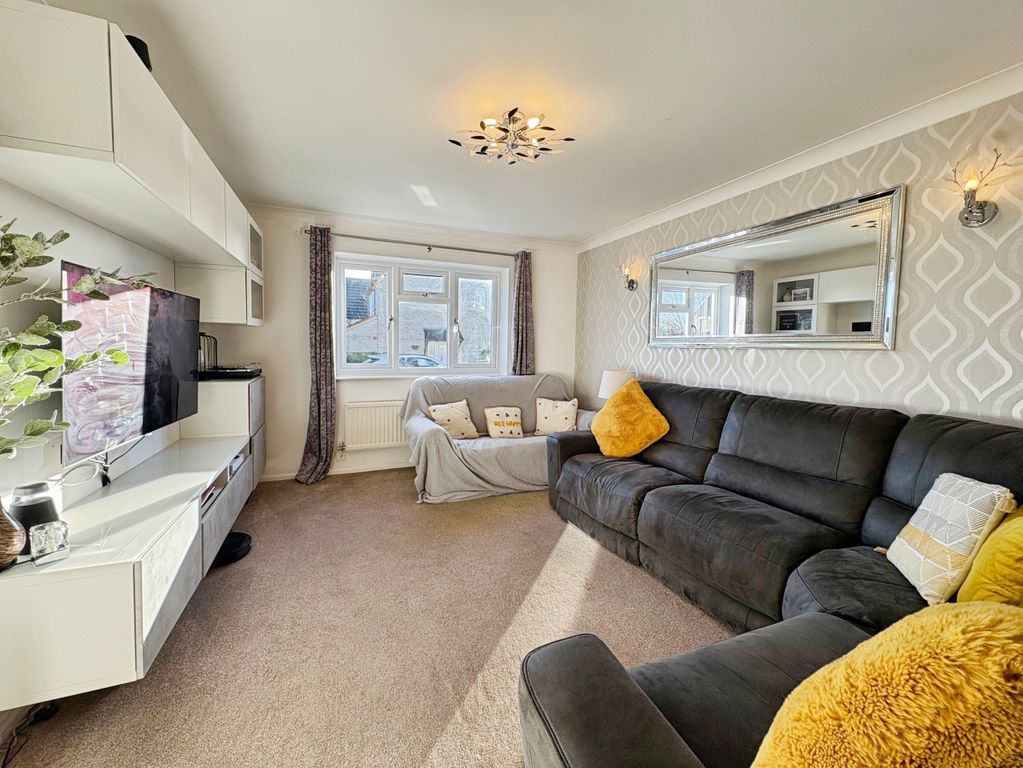 Property photo 2 of 23 Living Room