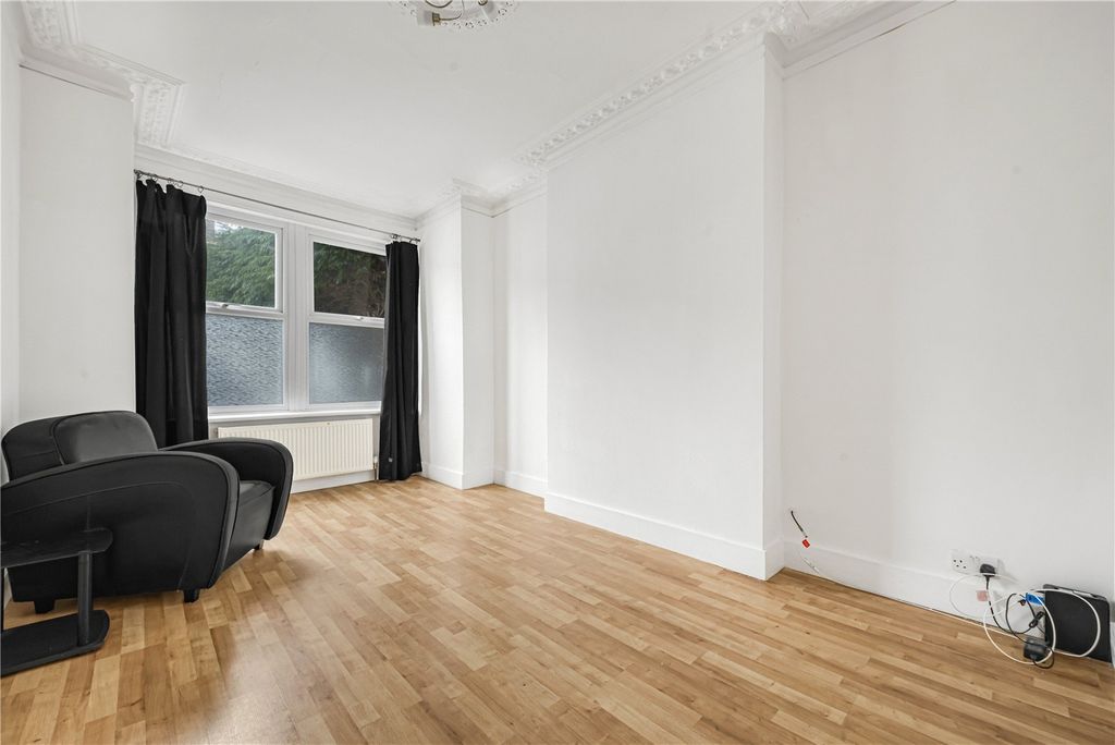 Property photo 2 of 10 Picture No. 01