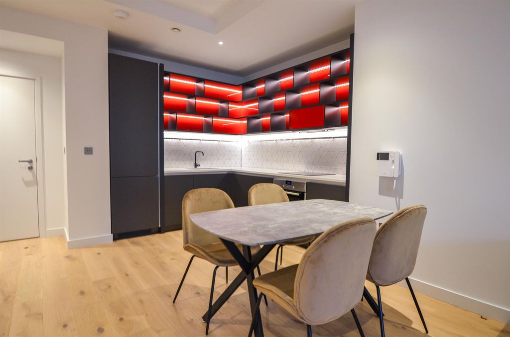 Property photo 2 of 11 Bridgewater House