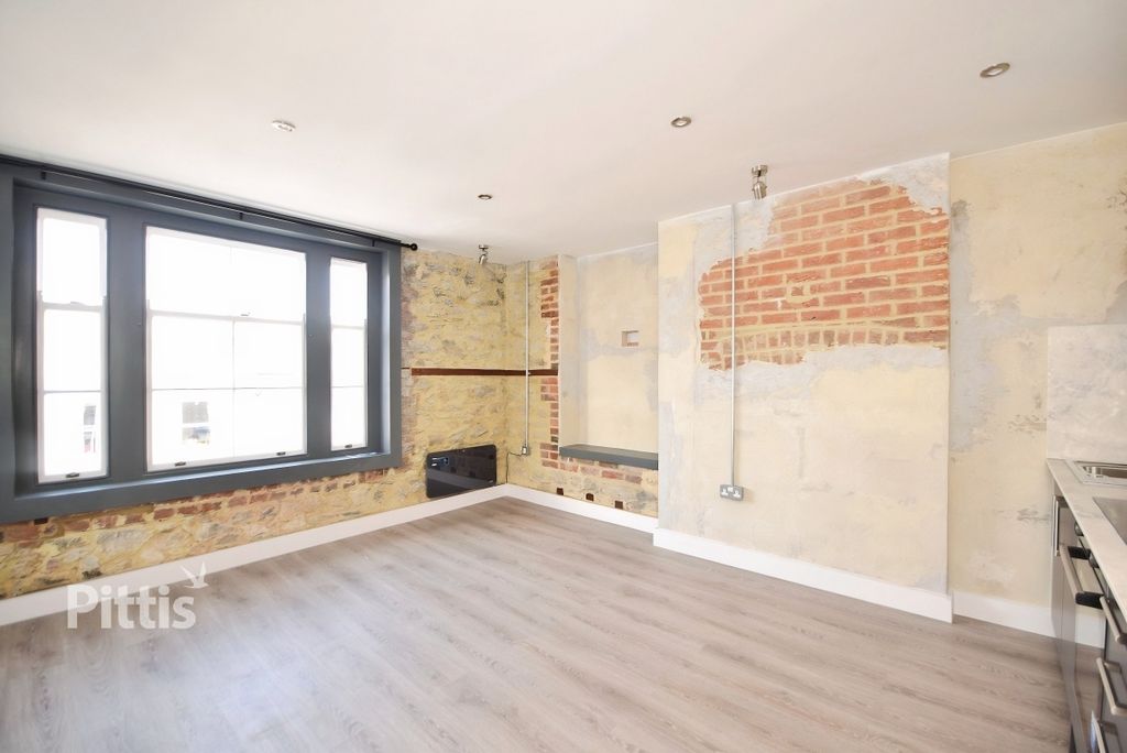 Additional image 4 of 1 bed flat to rentUnion Street, Ryde PO33