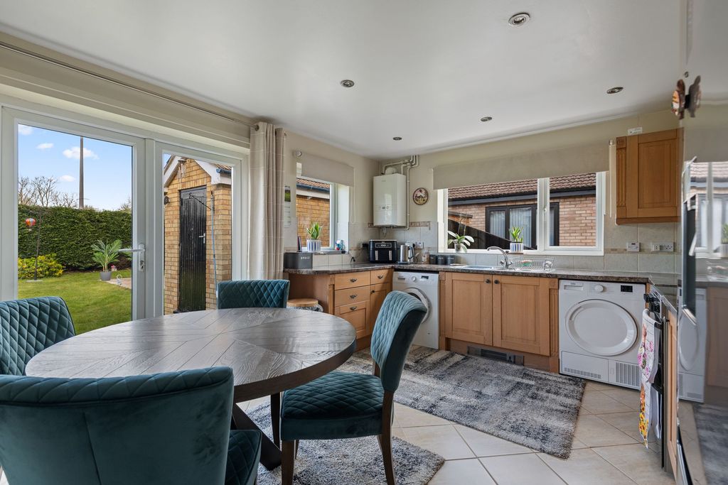 Property photo 3 of 22