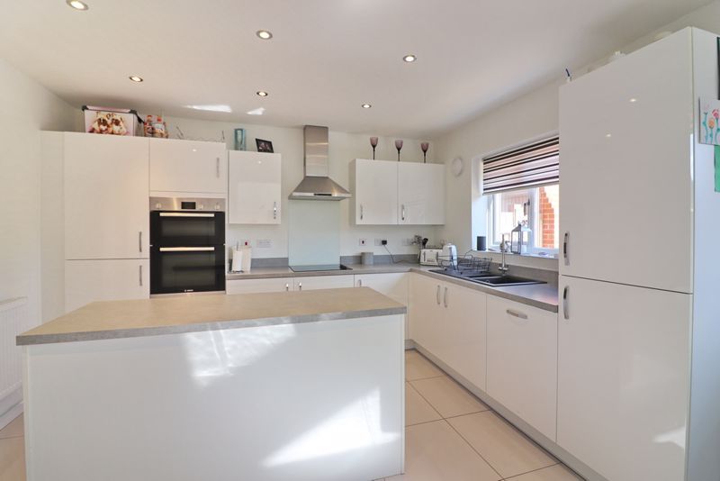 Property photo 3 of 25 Kitchen