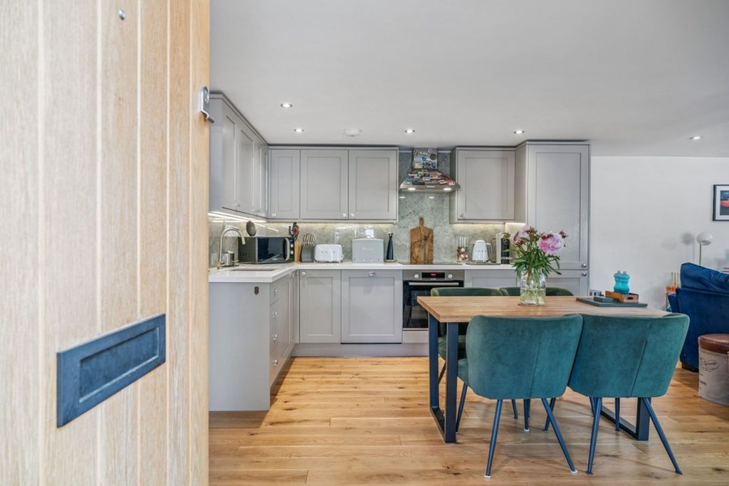 Property photo 3 of 17 Photo 3