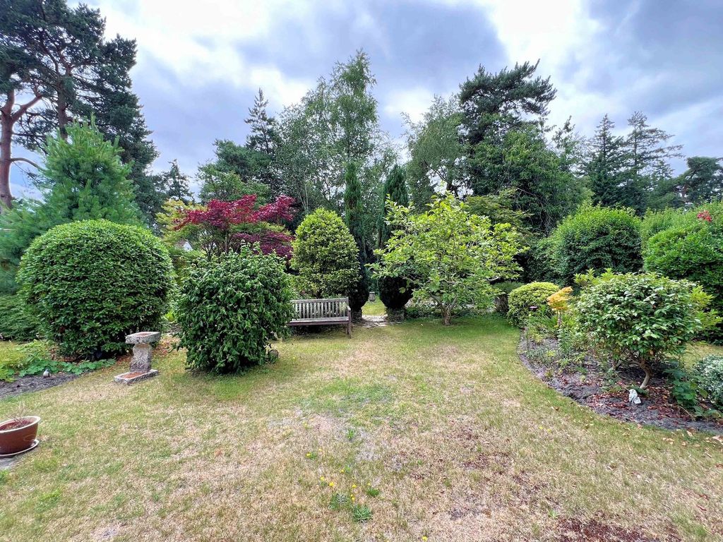 Property photo 2 of 27