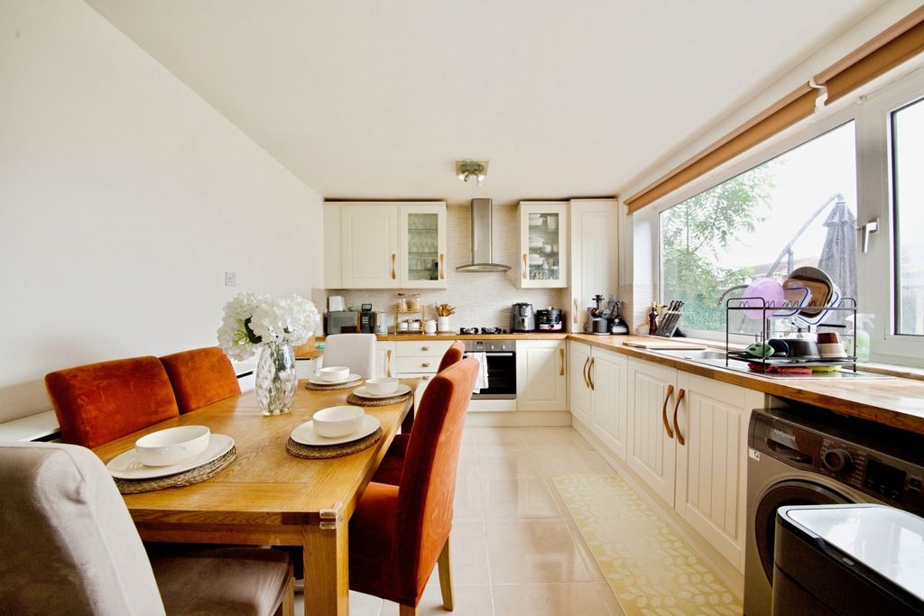 Property photo 3 of 15 Pbox-Img.Jpg