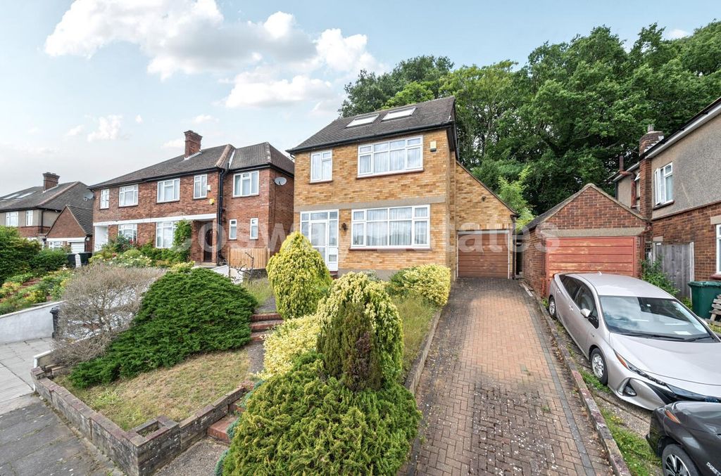 Property photo 1 of 17 69Fd88c1-49c5-45d3-A759-70Cabc1d0A53.Jpg