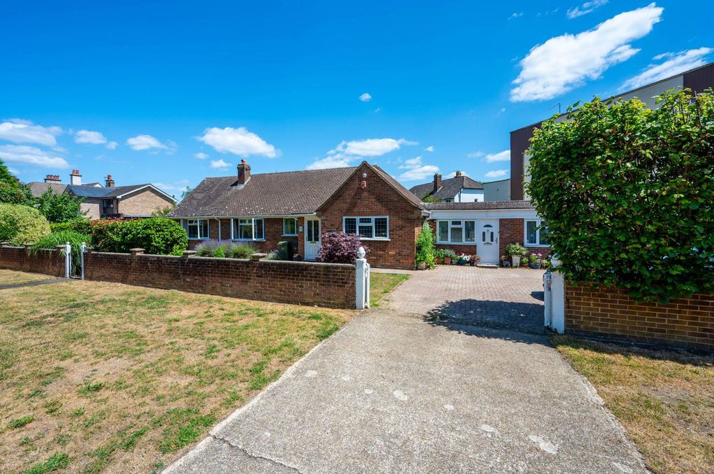 Property photo 1 of 27