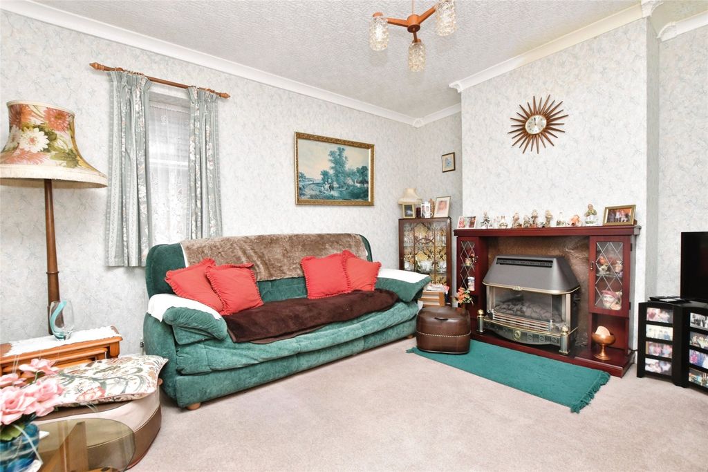 Property photo 2 of 15 Living Room