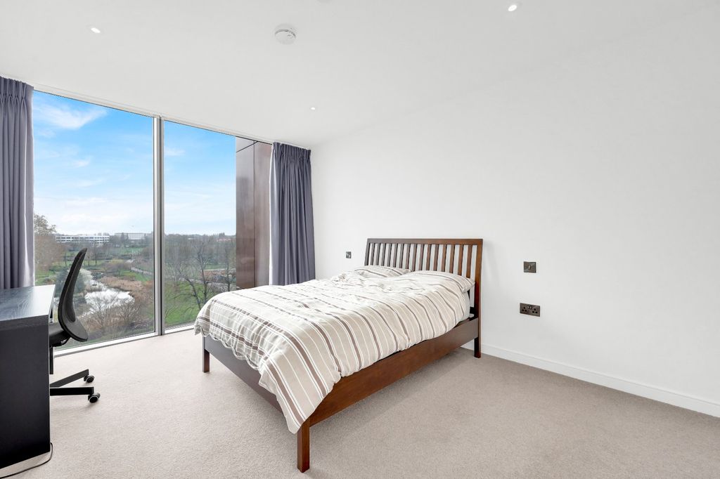 Property photo 3 of 22