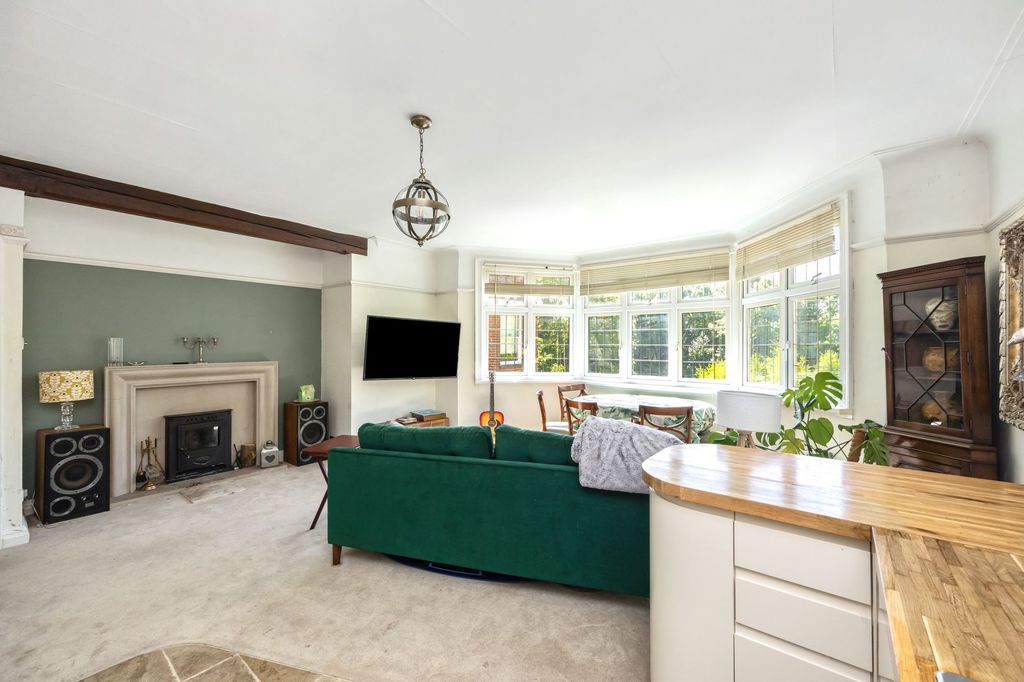 Property photo 2 of 19
