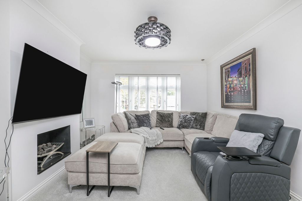 Property photo 2 of 17 Pbox-Img.Jpg