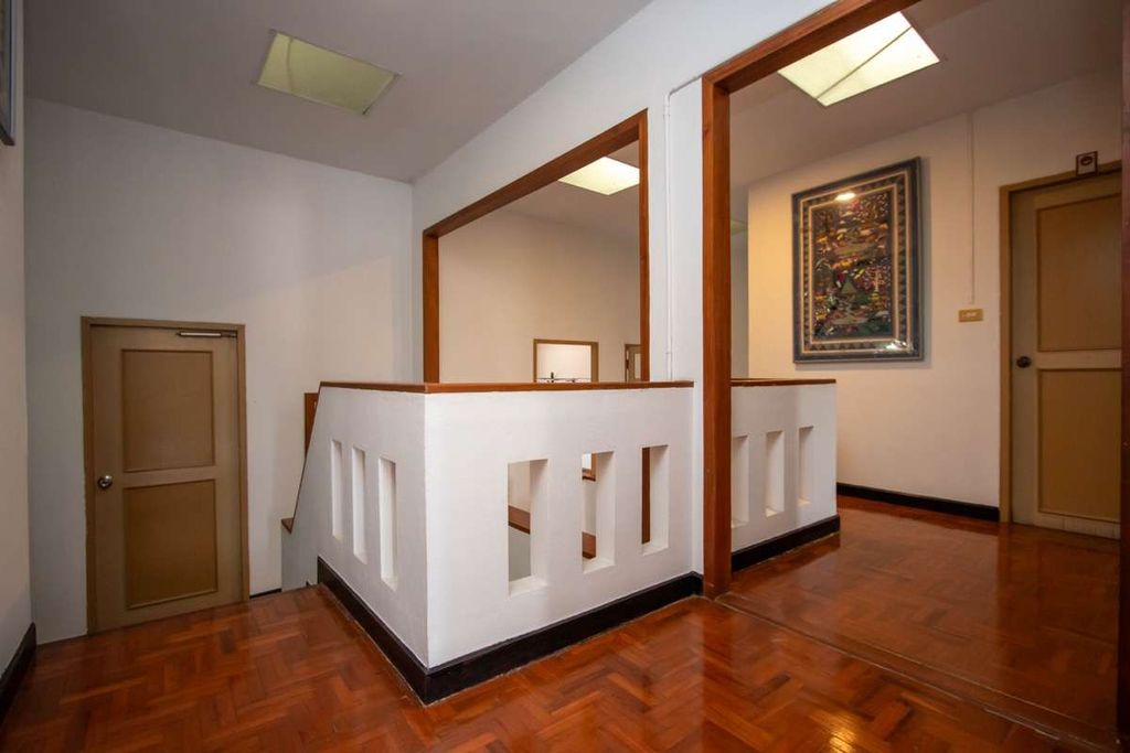 Property photo 3 of 51