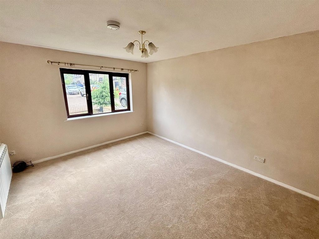 Property photo 2 of 12 8.Jpg