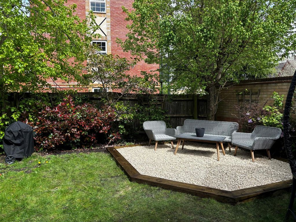 Property photo 2 of 22 Grd 11.Jpg