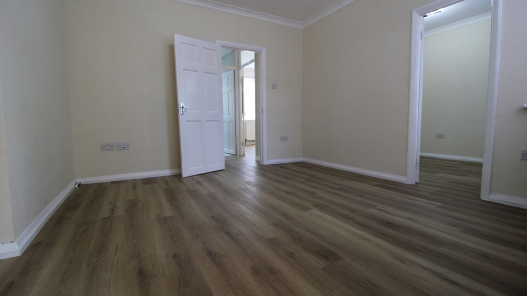 Property photo 1 of 6 2 Bed Maisonette To Rent Livingstone Road, Southall Ub1