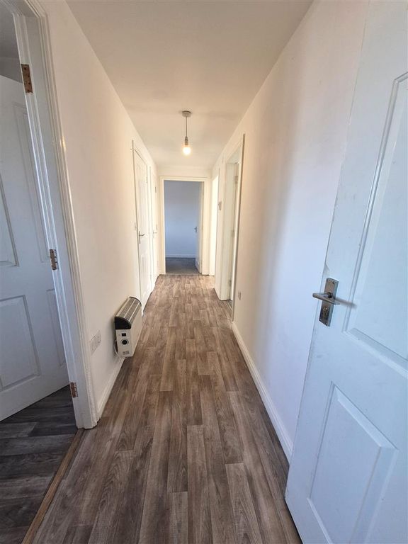Property photo 2 of 17 Hallway