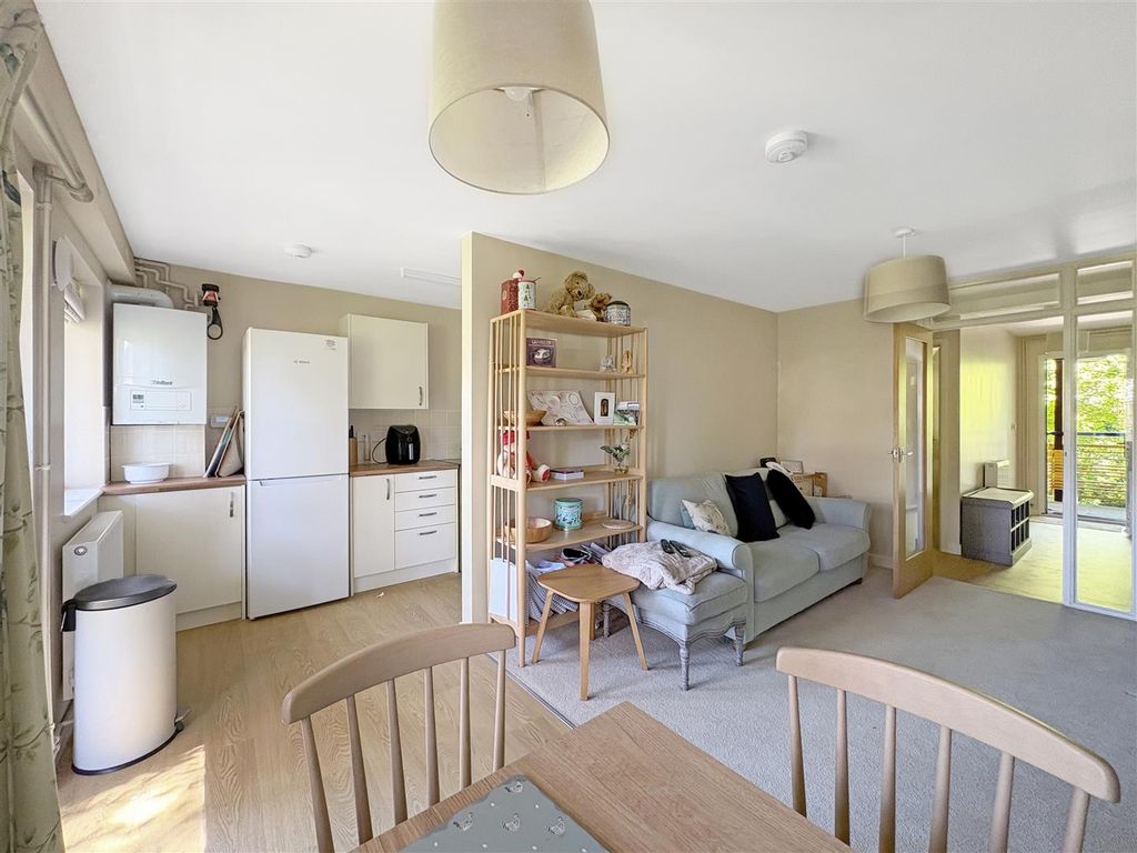 Property photo 2 of 12 d2Dd6Bab6Dfe784355c5d082663838Cf3Cee0ba7.Jpg