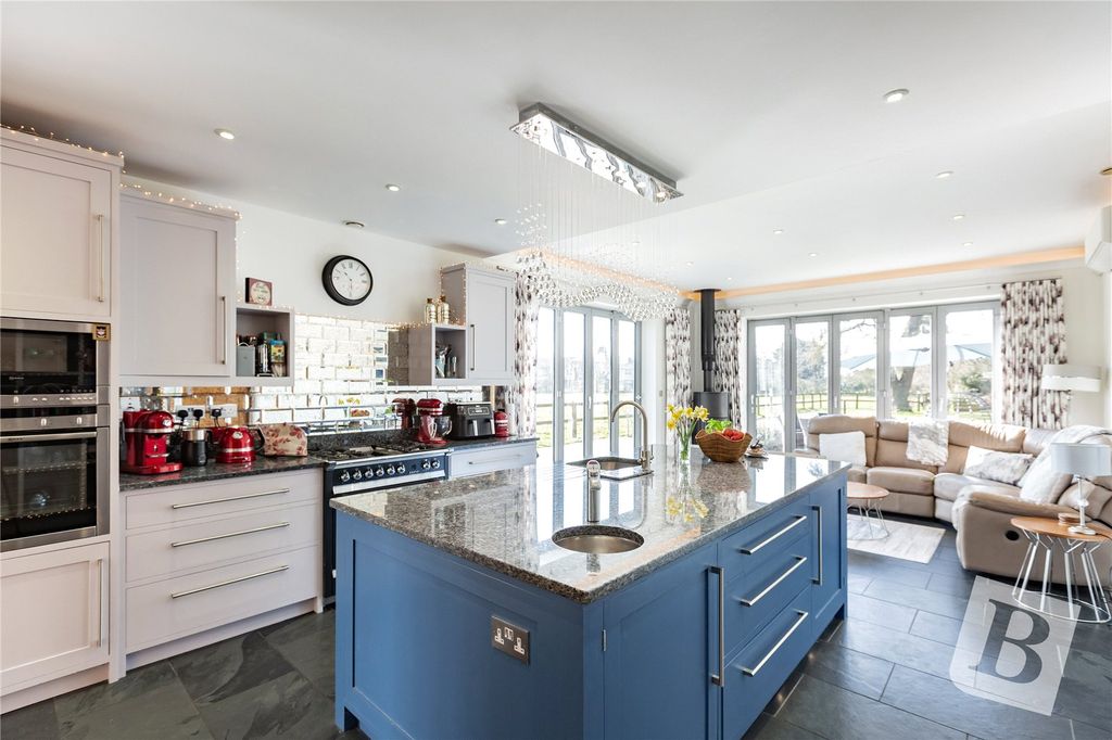 Property photo 3 of 45 Kitchen