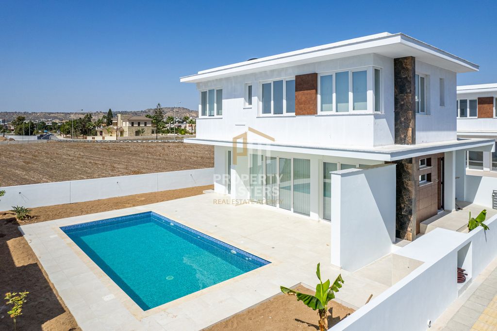 Property photo 1 of 21