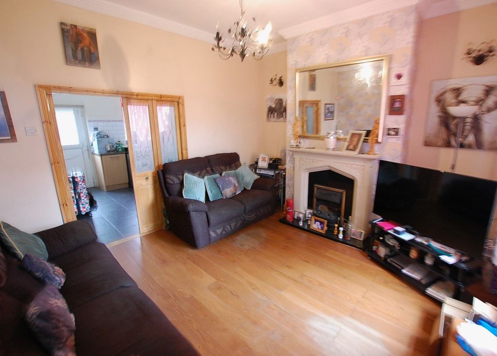 Property photo 3 of 11 Picture No. 16