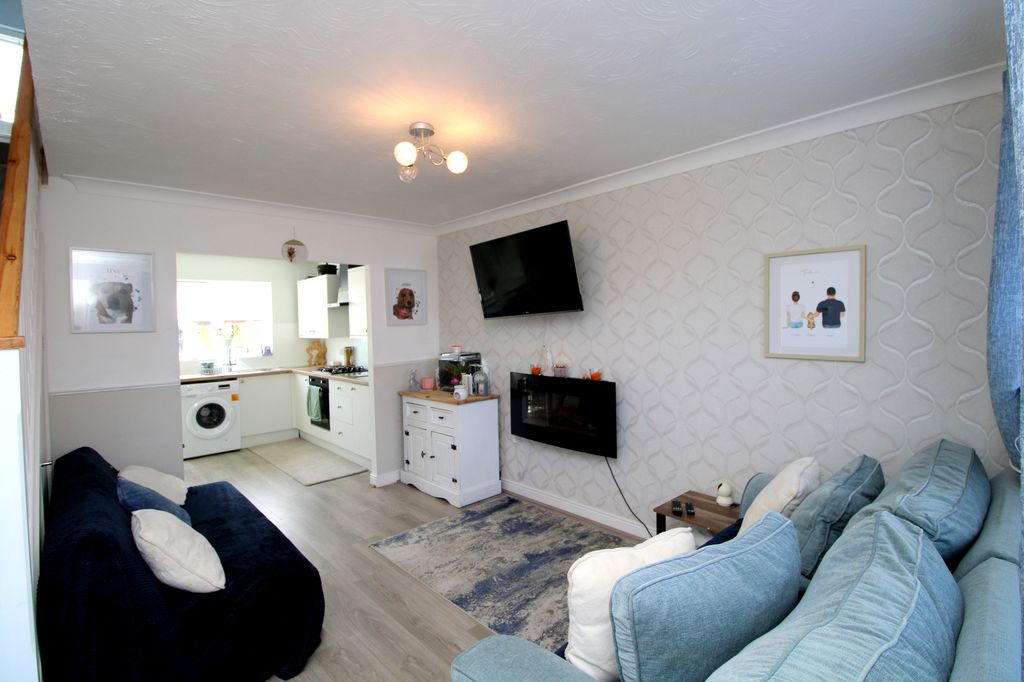 Property photo 3 of 16