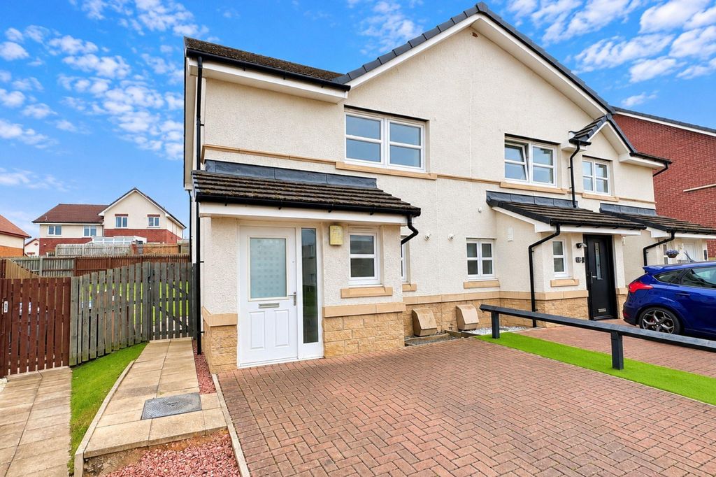 Property photo 3 of 32