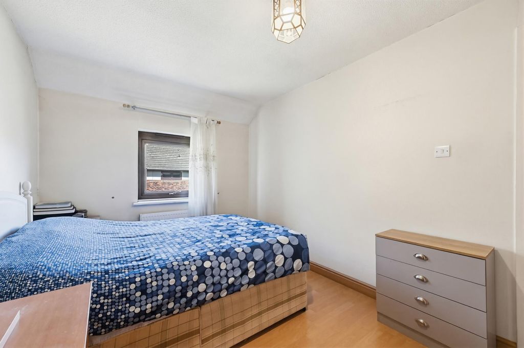 Additional image 7 of 3 bed end terrace house for saleLambert Lodge, Layton Road TW8