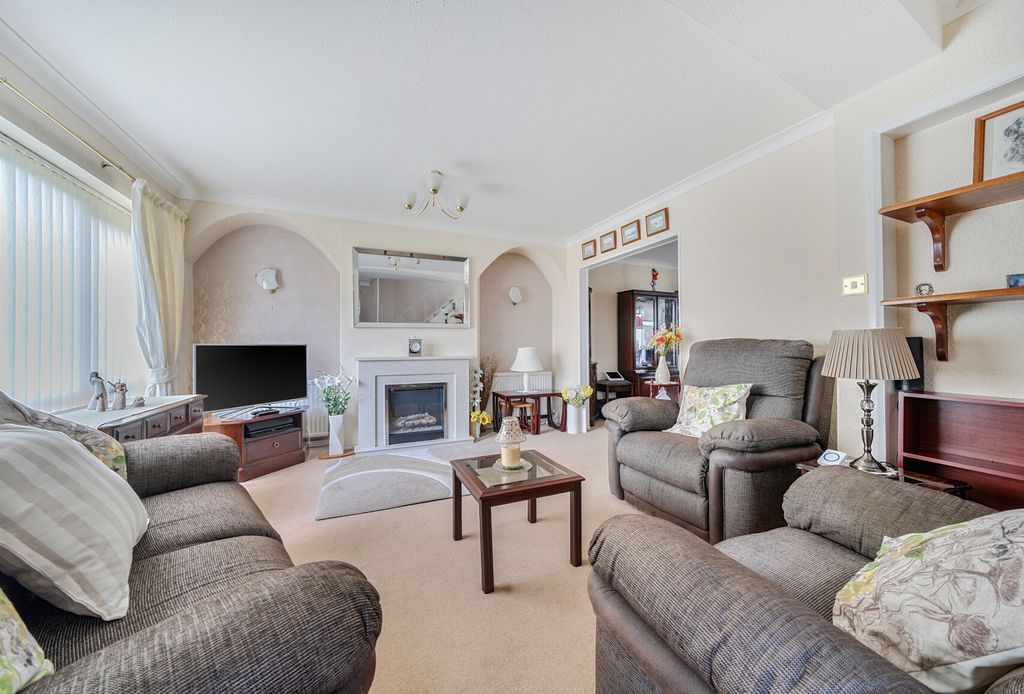 Property photo 2 of 13 1424068-12-69B012...