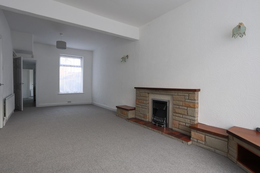 Property photo 3 of 12 3742167