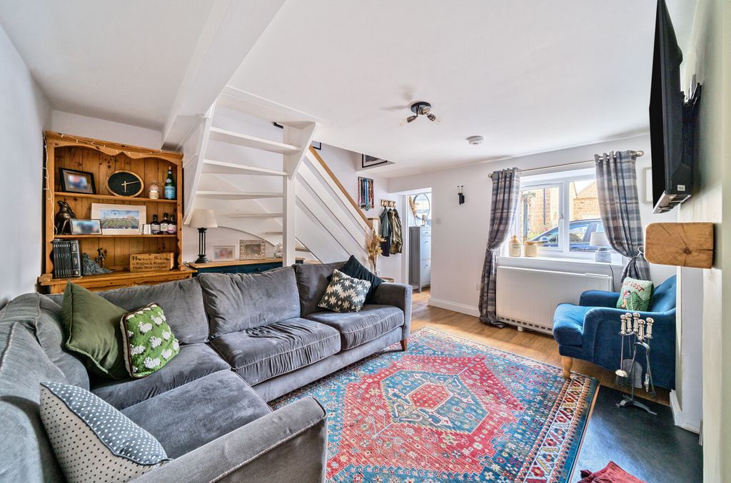 Property photo 2 of 16 1312437-8-685Ad37...