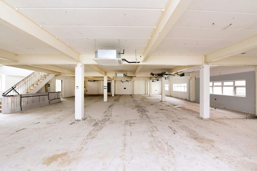 Property photo 2 of 10 31 Colville Rd 21.Jpg