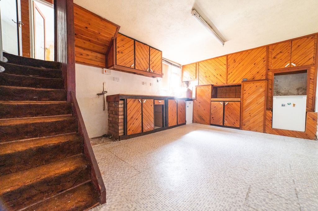 Property photo 2 of 9 Call 02920 454555 To Secure Your Viewing_4