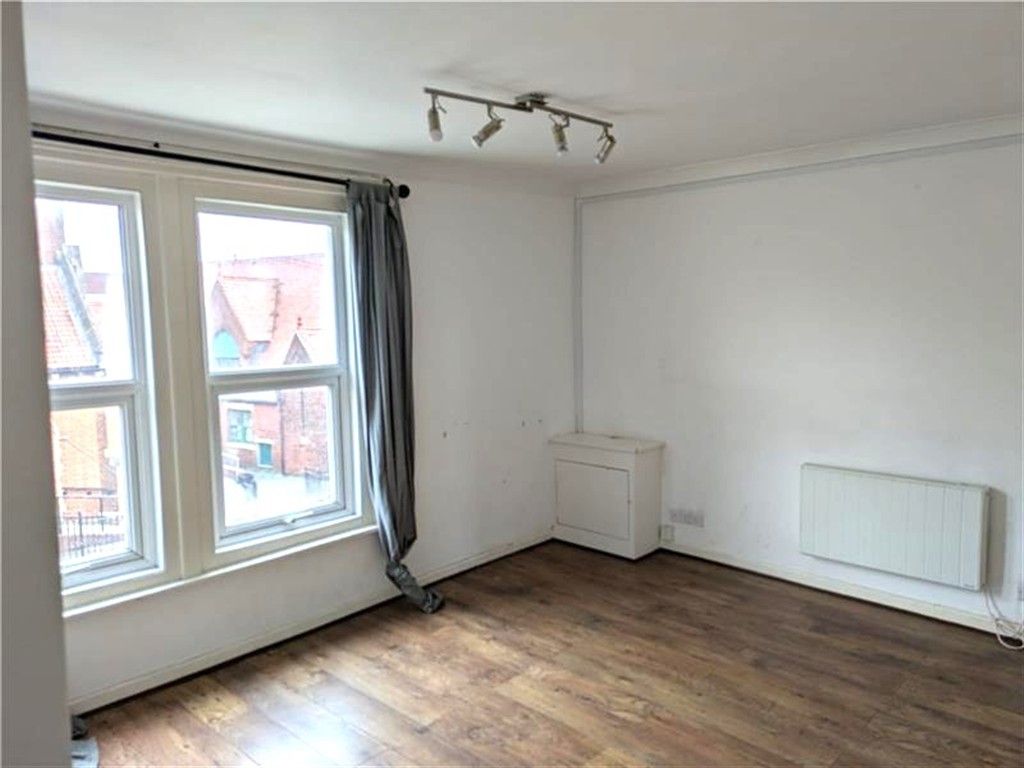 Property photo 2 of 11 Lounge